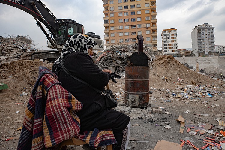 Sigorta firmaları depremzedelere destek olmaya devam edecek
