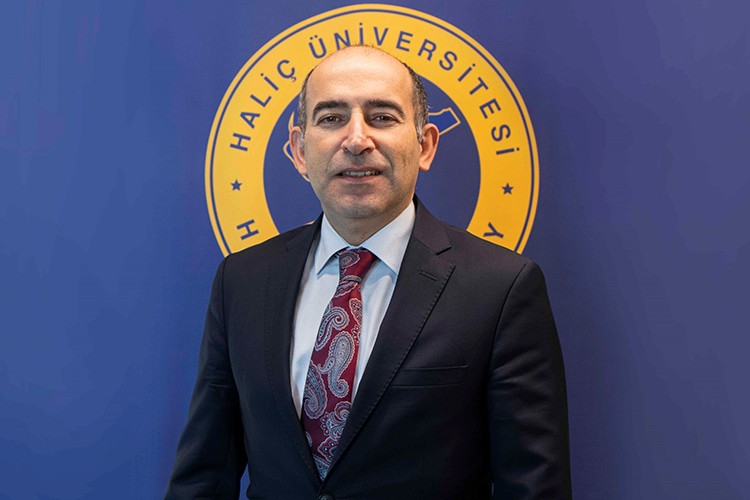 Haliç Üniversitesi ilk 400'e girdi