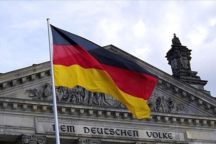 Almanya'da yatırımcı güveni, beklenenden fazla düştü