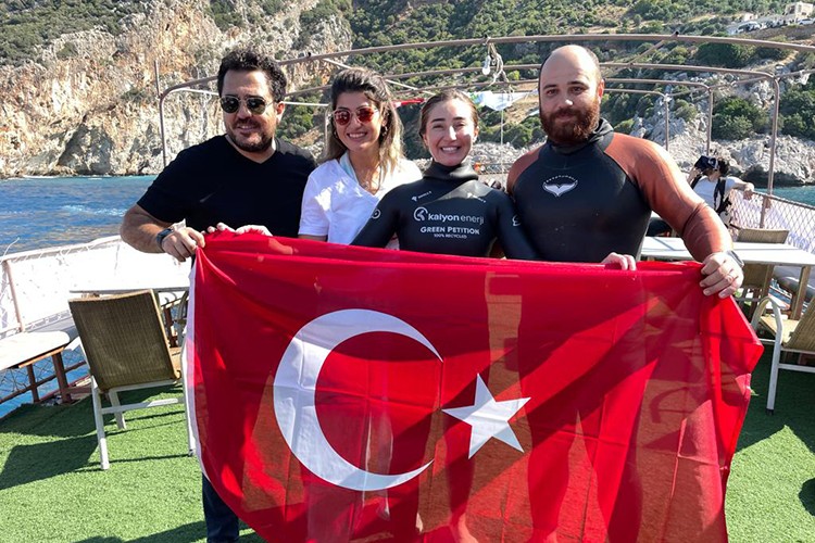 '100. Yıl Cumhuriyet Dalışı'nda Yeni Bir Rekora İmza Attı