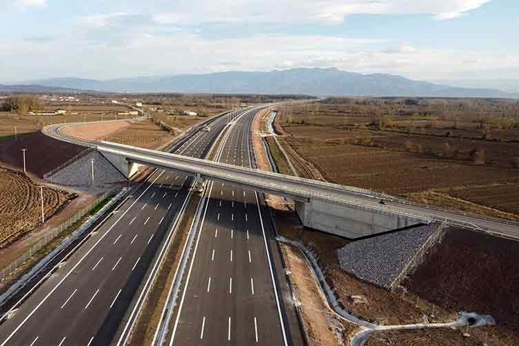 Kuzey Marmara Otoyolu'nu 864 milyon araç kullandı
