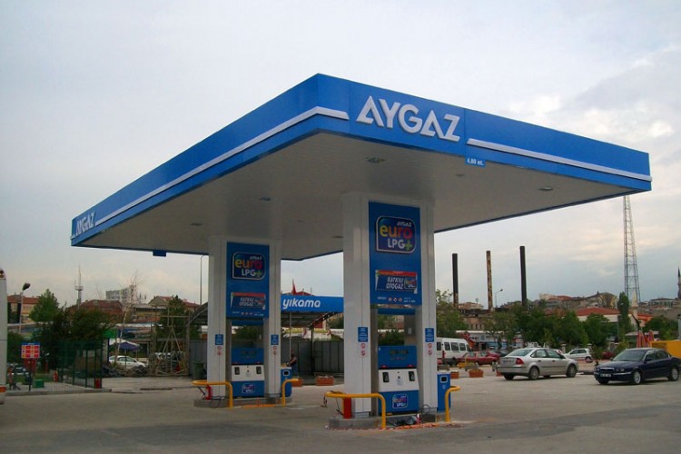 Aygaz 100+ oktan otogaz ile hizmet vermeye başladı