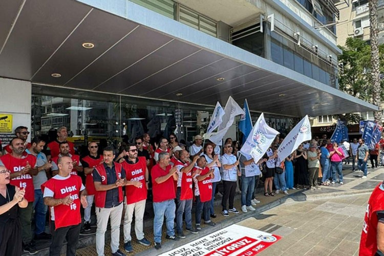 İzmir'de uluslararası öğrencilere "ticaret elçiliği" eğitimi verildi