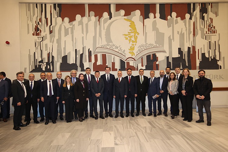 Ticaretin ve yatırım eğilimlerinin nabzını tutacak