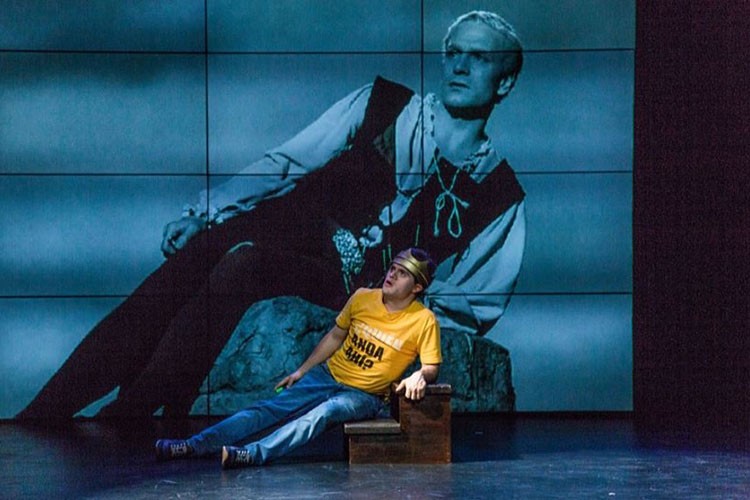 Hayata bakışınızı değiştirecek bir Hamlet