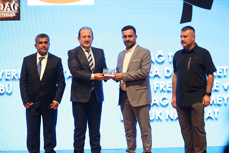 Yaş meyve ve sebze ihracatçıları ödüllendirildi