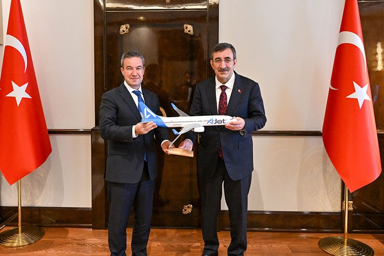 Cumhurbaşkanı Yardımcısı Yılmaz, AJet Genel Müdürü Sarp'ı kabul etti