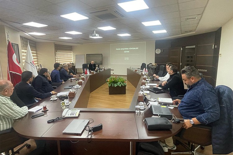 Akdenizli İhracatçılar Hedef Pazar Araştırması eğitimine katıldı