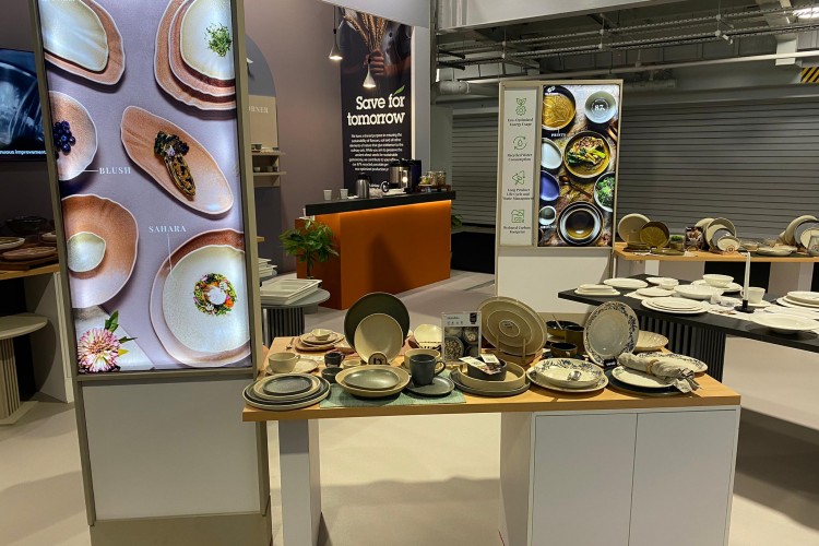 Bonna ilham veren tasarımlarını Gastromasa Londra'da sergiledi