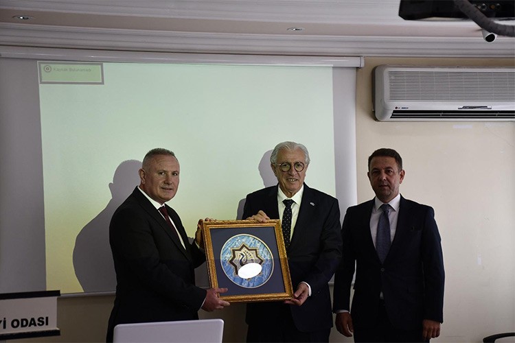 Demirci halıları yeni OSB'de dokunacak