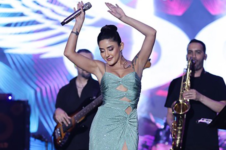 Bir ben bir Sabiha Gökçen