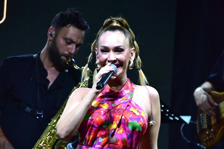 Banu Karaca coştu coşturdu