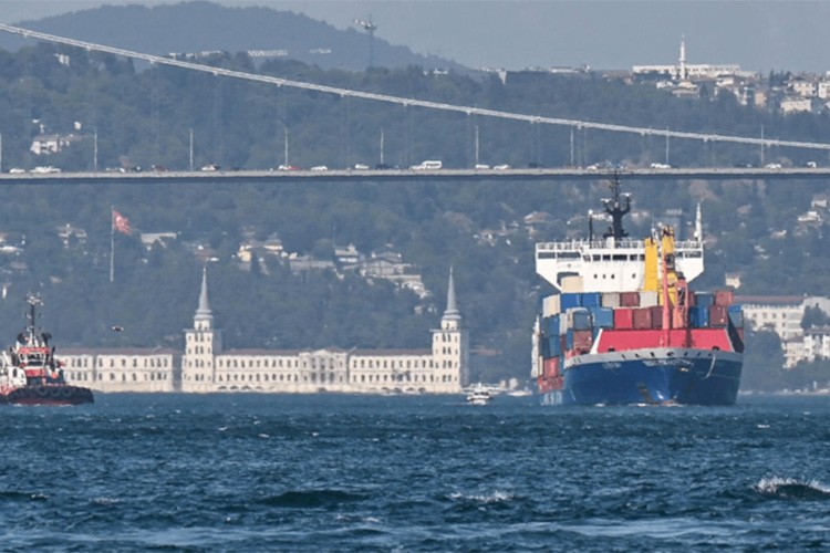 İstanbul Boğazı'nda gemi trafiği normale döndü