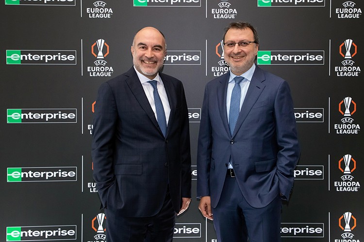 UEFA Kupası İstanbul'daki final öncesinde görücüye çıktı