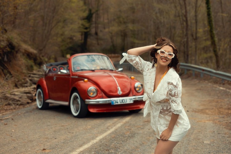 Bu şarkı güçlü kadınlara