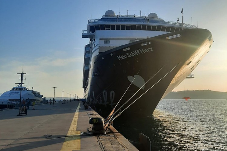 Bin 270 yolcu ile Bodrum'a geldi