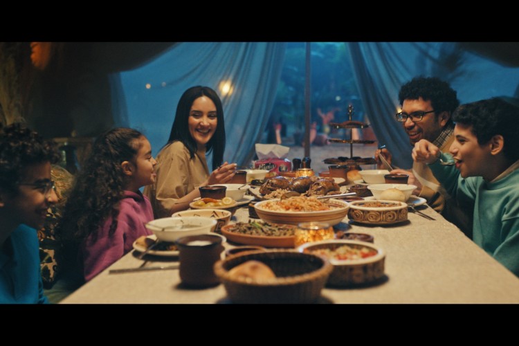 Hayat Holding'in ilk reklam filmi yayınlandı