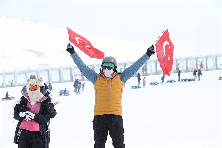 Niğde'de "Kardan Adam Şenliği" düzenlendi