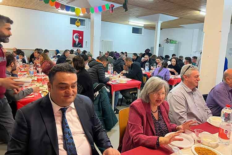 Moudon Türk Birliği İsviçre'de iftar programı düzenledi