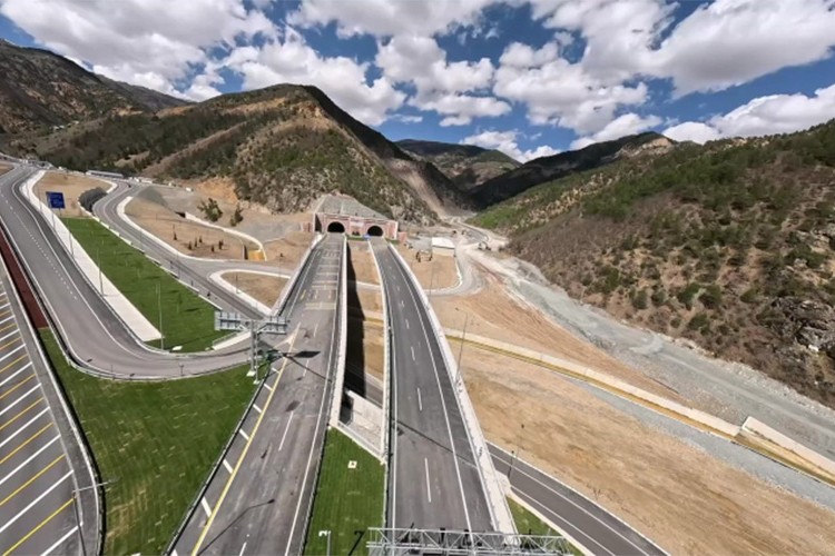 Kara yollarının gelecek rotası İstanbul'da çizilecek