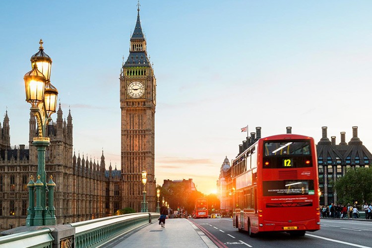 İngiltere resesyona doğru...