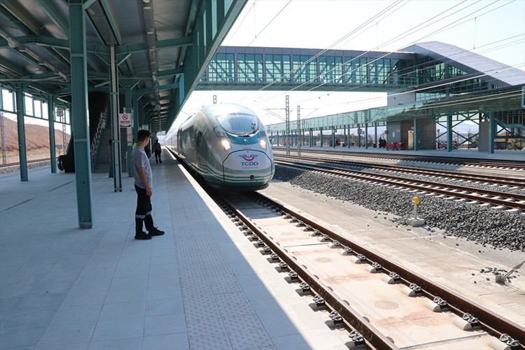 Yerköy YHT İstasyonu hizmet vermeye başladı