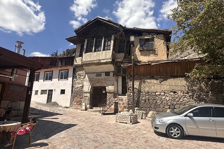 Tokat'ta 6 asırlık Hisariye Medresesi ev olarak kullanılıyor