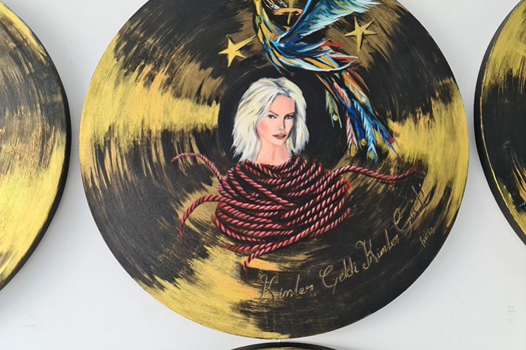 Müzisyen Nino Varon'dan resim sergisi