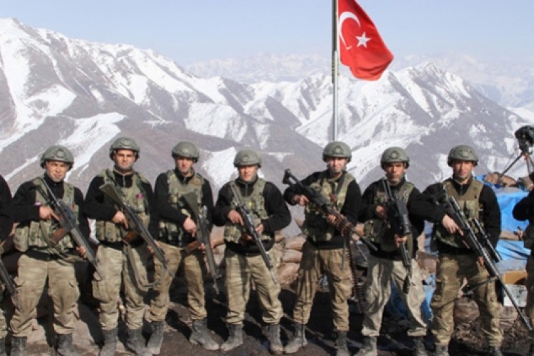 Cumhurbaşkanı Erdoğan, Mehmetçik'in yeni yılını kutladı