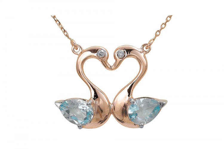 Ariş'in güneş ve denizin renklerini yansıtan yaz kombinleri ile tatilde farkınızı ortaya koyun