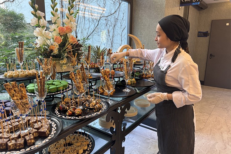 İngiliz ve Polonyalı turistler Antalya'yı sevdi