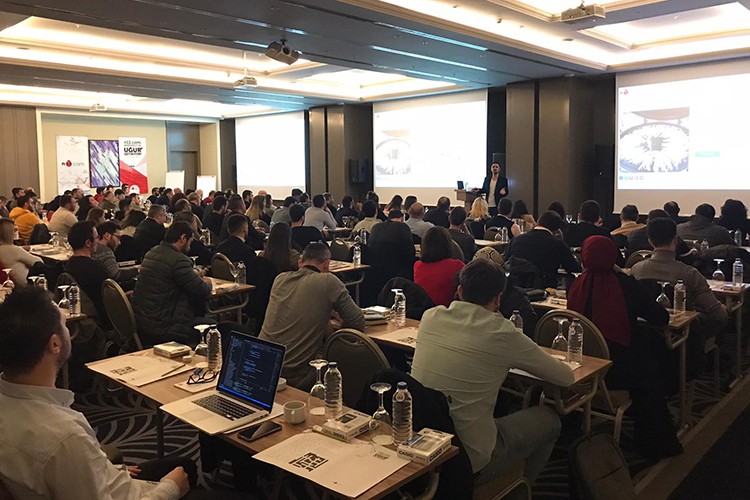 Eğitimler hız kesmedi