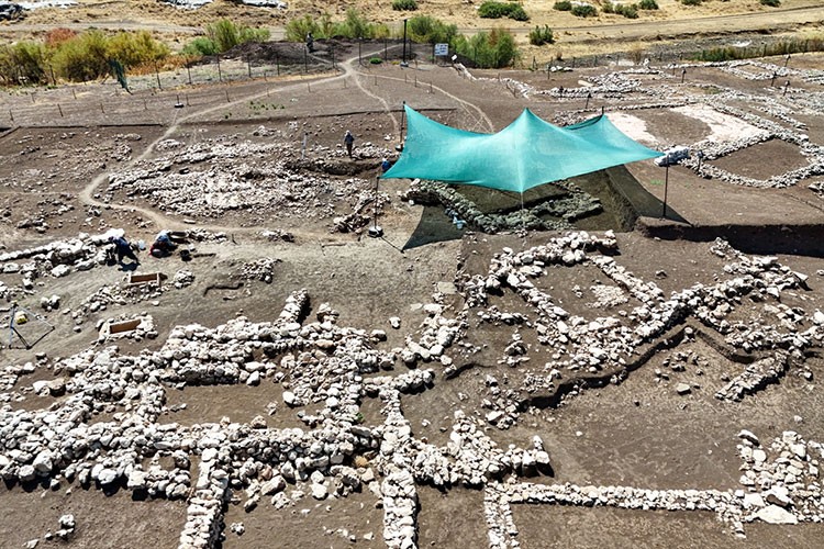 9 bin 500 yıllık "Kamusal Yapı" bulundu