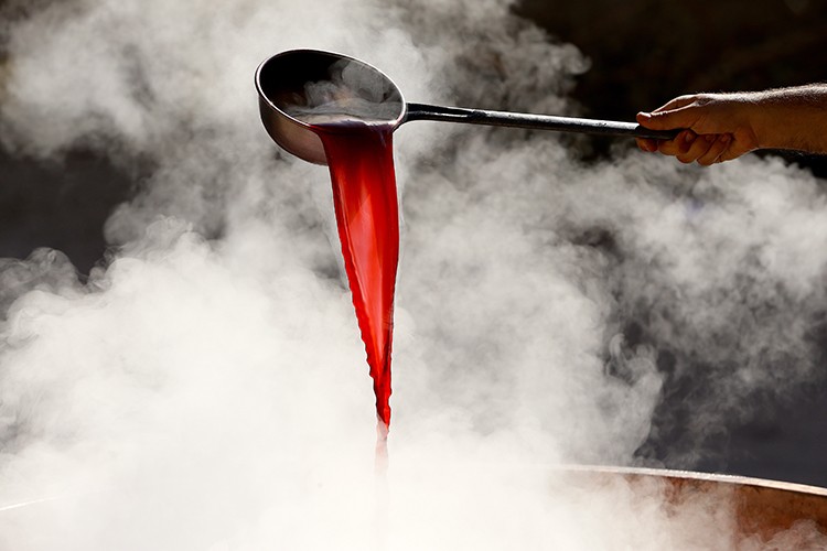 Tescilli Oğuzeli narından yılda 50 ton nar ekşisi üretiliyor