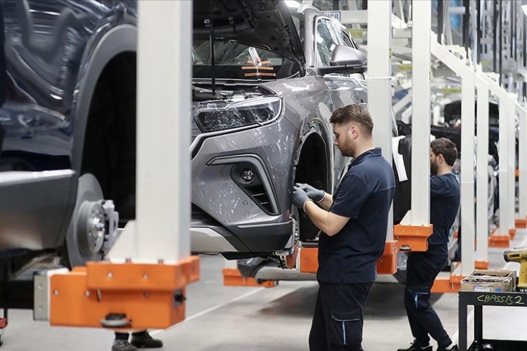 Türkiye'de geçen yıl üretimden yapılan sanayi ürünleri satışı 13,3 trilyon lira oldu