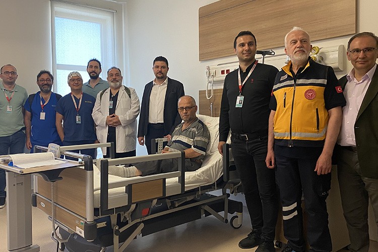 Parkinson hastası beyin pili operasyonuyla 10 yıllık şikayetlerinden kurtuldu
