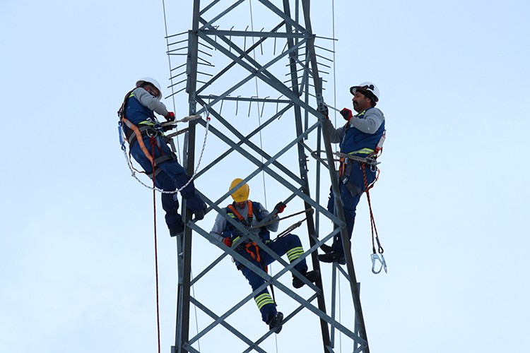Enerji timleri sahada