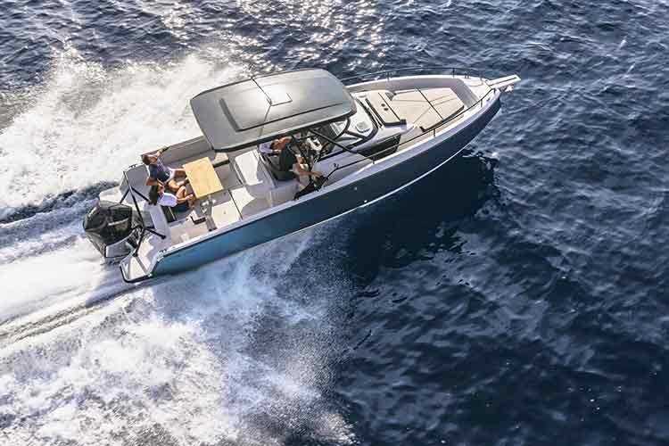 Milyonluk tekneler İzmir'de 'karaya' çıkıyor