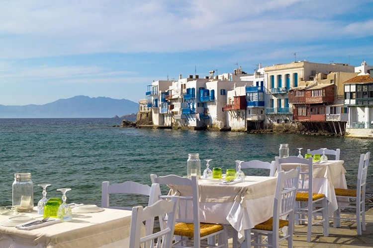 Yunanistan'ın meşhur Mykonos Adası