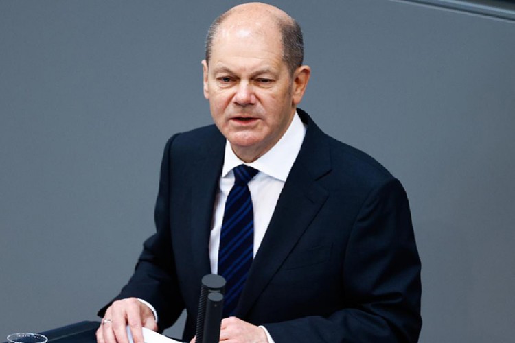 Scholz bütçe krizinde endişeleri yatıştırmaya çalışıyor