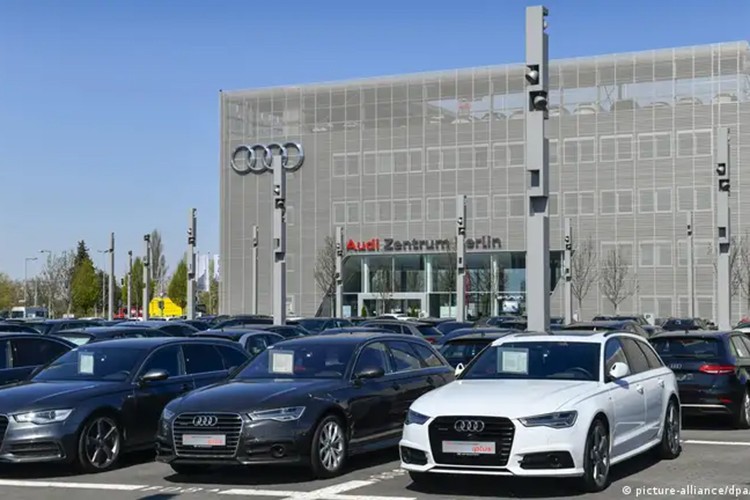 AB'de yeni otomobil satışları ocakta yüzde 3,9 azaldı