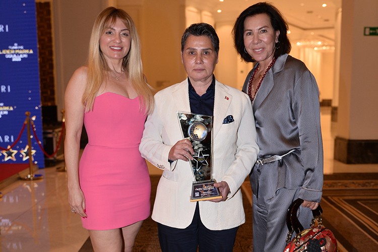 "Ülkemiz için çalışmaya devam"