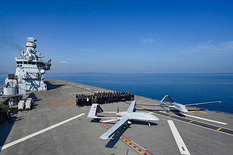 Bayraktar TB3 SİHA gemiye iniş-kalkışta yeni bir eşik atladı