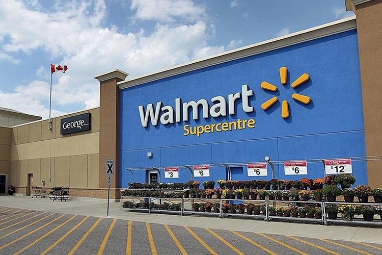 Walmart enflasyon nedeniyle kar tahminlerini düşürdü