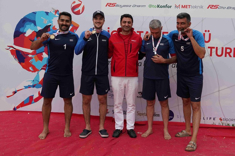 Sigorta Sektörü Voleybol Turnuvası'nda Dostlukla Mücadele Etti!