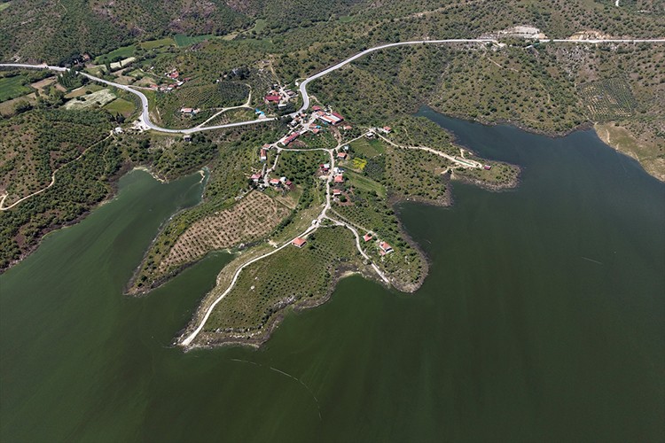 Demirköprü Barajı'nın balıkçıları yeni av sezonuna hazırlanıyor