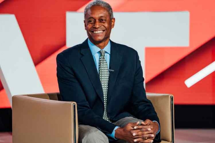 "Faiz artırımları yaza kadar sürecek"