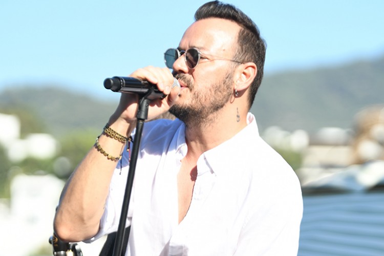 Bayrama özel performans