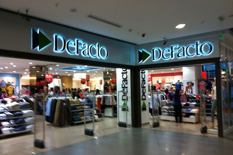 DeFacto'ya "Satışta Liderlik" ödülü