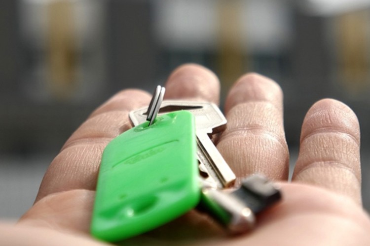 Konut satışları dibi gördü